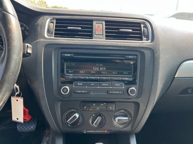 Used 2014 Volkswagen Jetta SE FWD image 15