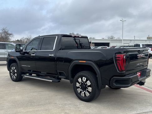 Used 2024 GMC Sierra 2500 Denali w/ Denali Reserve Package image 10