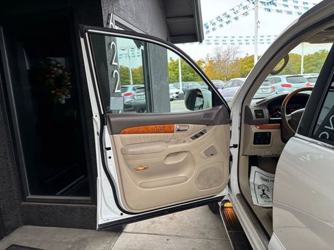 Used 2004 Lexus GX 470 image 9