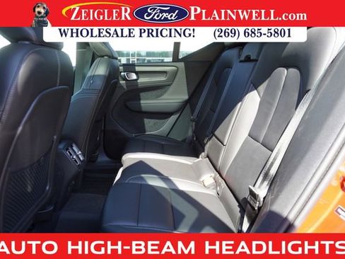 Used 2023 Volvo XC40 B5 Plus w/ Protection Package Premier image 12