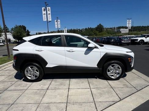 Certified 2025 Hyundai Kona SE AWD/4WD image 6