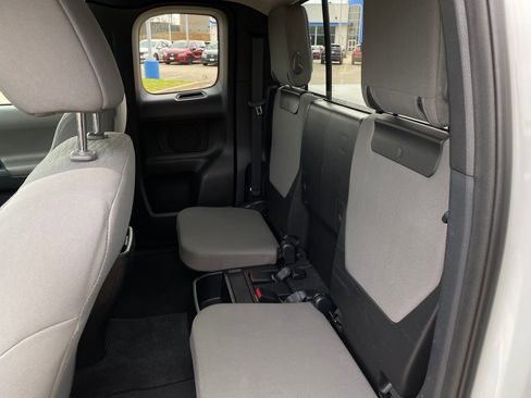 Used 2017 Toyota Tacoma SR5 w/ Tow Package image 28