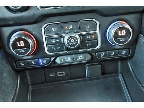 Used 2021 Chevrolet Tahoe High Country w/ Premium Package image 27