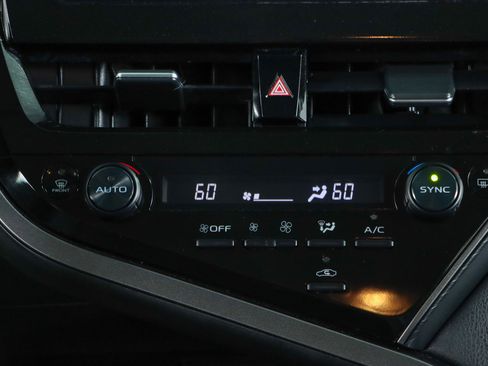 Used 2024 Toyota Camry SE image 20