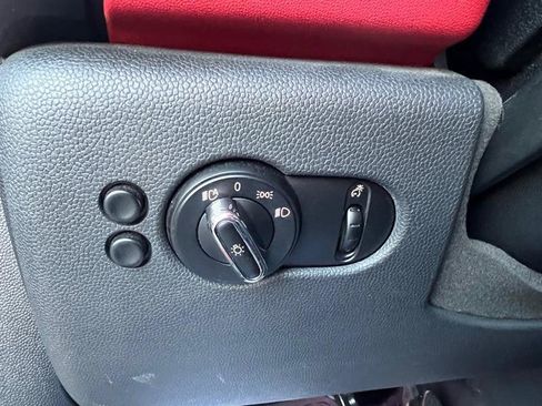 Used 2015 MINI Cooper 4-Door Hardtop FWD image 18
