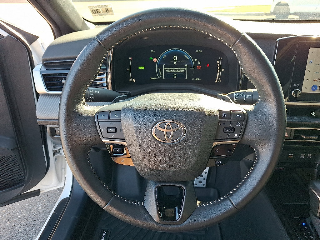 Used 2025 Toyota Camry SE FWD image 19