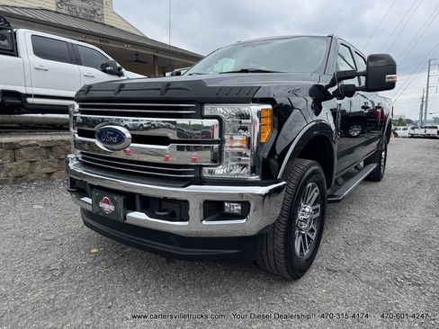 Used 2017 Ford F250 Lariat w/ Lariat Value Package AWD/4WD image 3