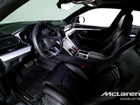 Used 2019 Lamborghini Urus image 12