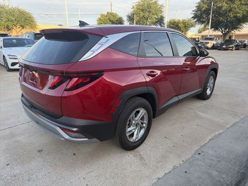 Used 2025 Hyundai Tucson SE FWD image 5