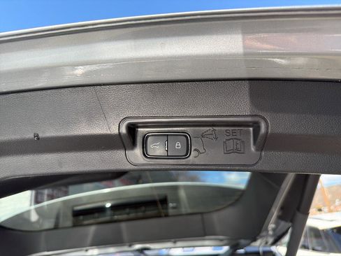 Used 2022 Ford Explorer XLT w/ Equipment Group 202A image 12