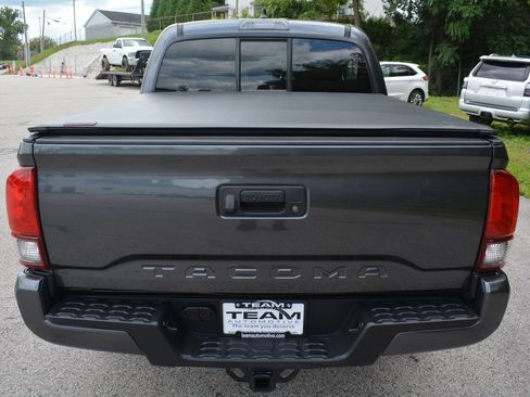 Used 2021 Toyota Tacoma SR AWD/4WD image 5