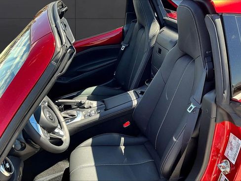 New 2026 MAZDA MX-5 Miata RF Grand Touring RWD image 9