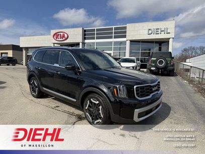 Used 2023 Kia Telluride S w/ S Sunroof Package