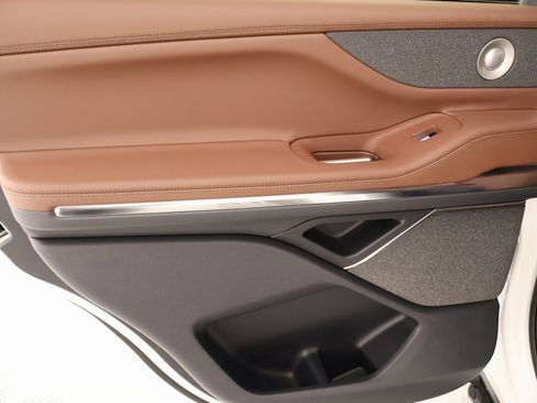 New 2025 Lincoln Navigator Reserve image 18