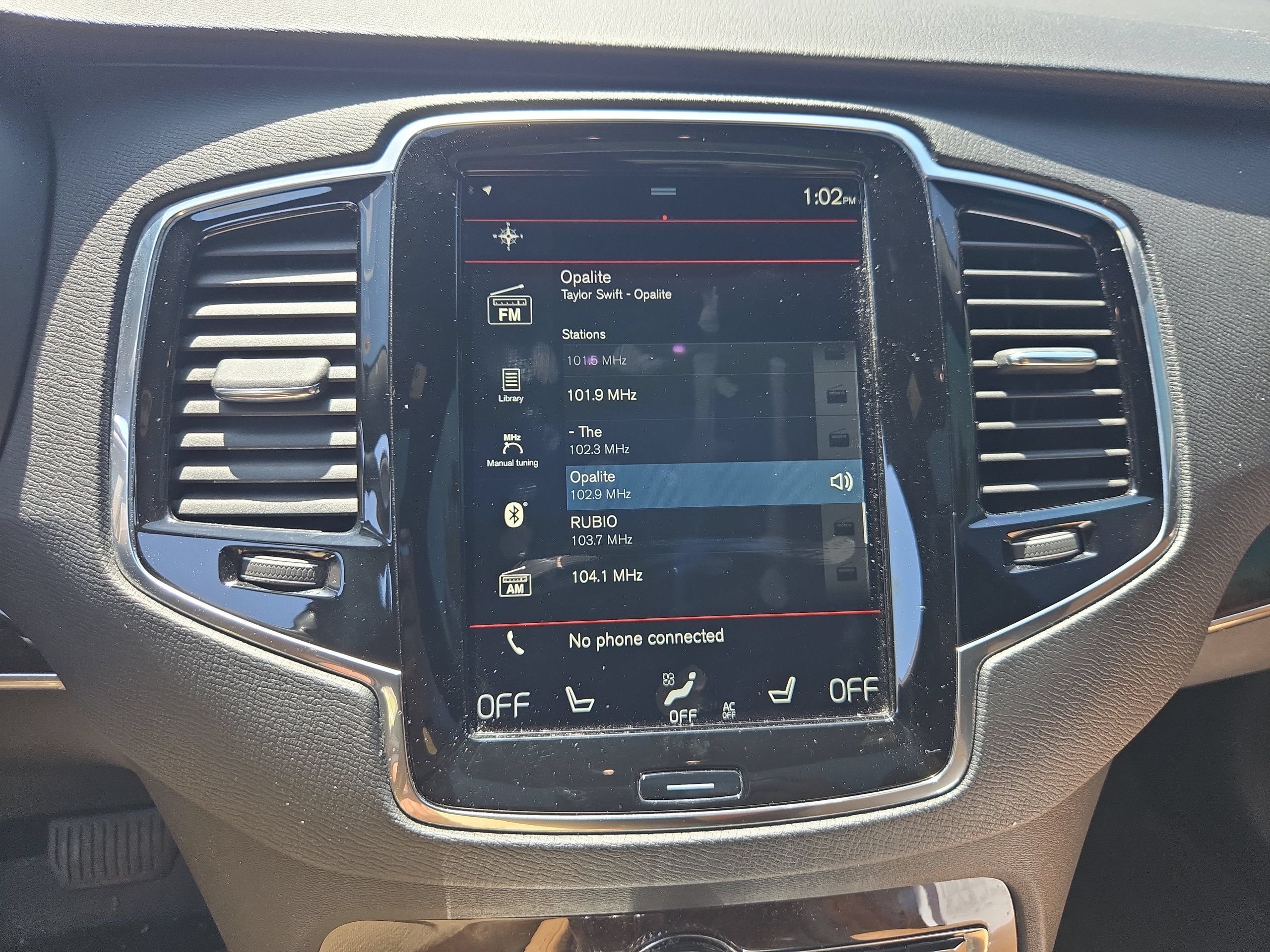 Used 2017 Volvo XC90 T6 Momentum w/ Vision Package AWD/4WD image 10