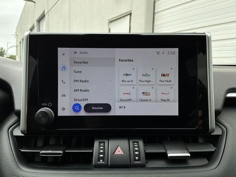 Used 2024 Toyota RAV4 XLE Premium FWD image 31