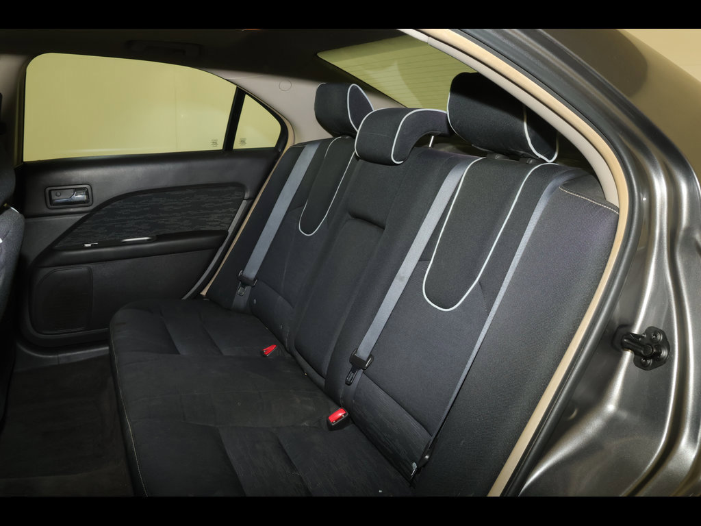 Used 2011 Ford Fusion SE w/ 202A Rapid Spec Order Code FWD image 18