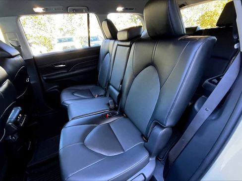 Used 2024 Toyota Grand Highlander XLE image 18