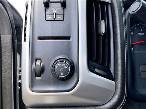 Used 2018 GMC Sierra 1500 SLT w/ Enhanced Driver Alert Package RWD image 33