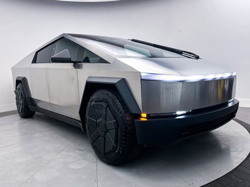 Used 2024 Tesla Cybertruck Cyberbeast image 11