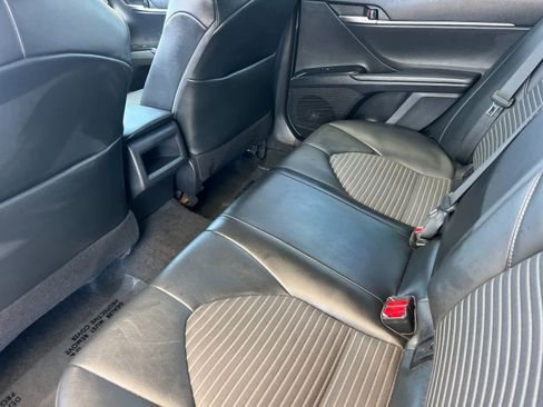 Used 2020 Toyota Camry SE w/ Carpet Mat Package FWD image 5