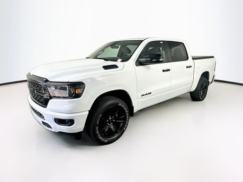 Used 2023 RAM 1500 Big Horn AWD/4WD image 3