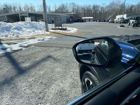 Used 2024 Mitsubishi Outlander SE image 12