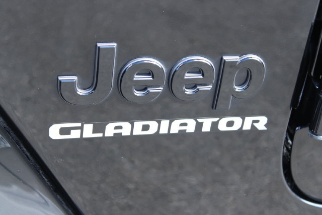 Used 2022 Jeep Gladiator Overland AWD/4WD image 10