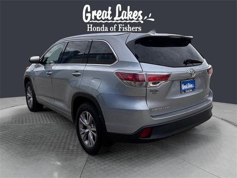 Used 2015 Toyota Highlander XLE image 3