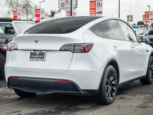 Used 2024 Tesla Model Y Long Range image 4