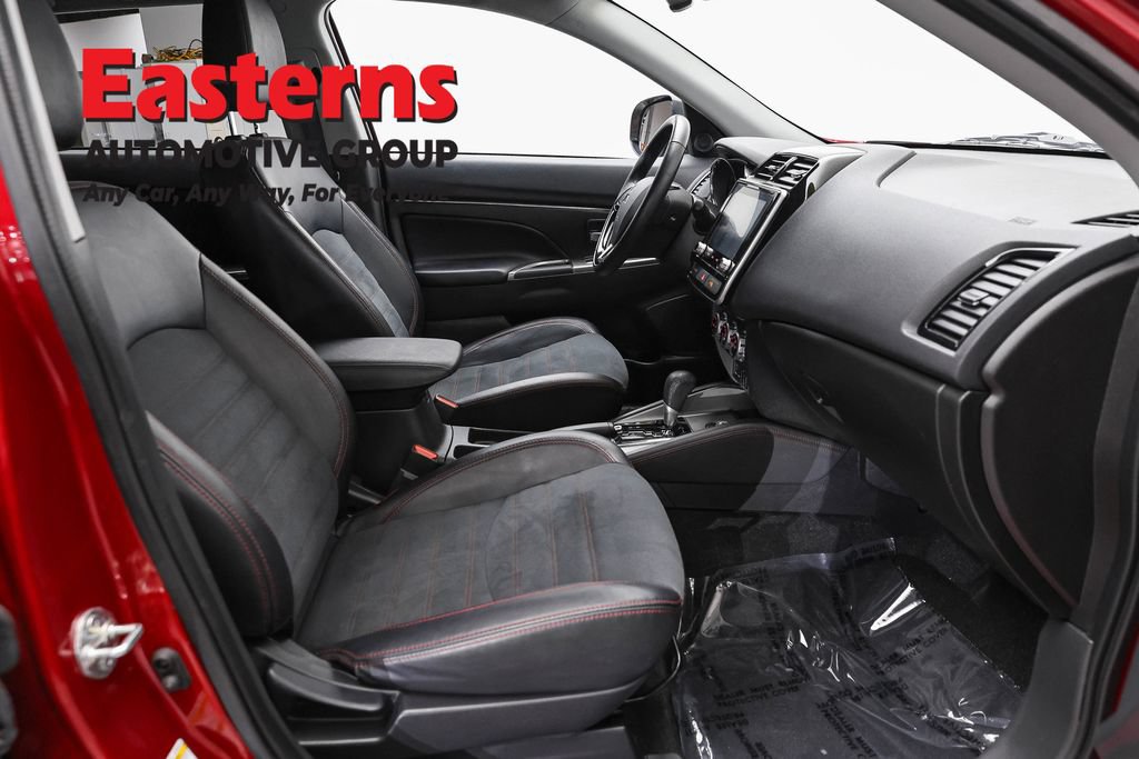 Used 2025 Mitsubishi Outlander Sport SE AWD/4WD image 27