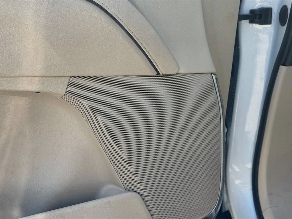 Used 2021 Cadillac Escalade ESV Premium Luxury w/ Driver Assist Tech Package AWD/4WD image 19