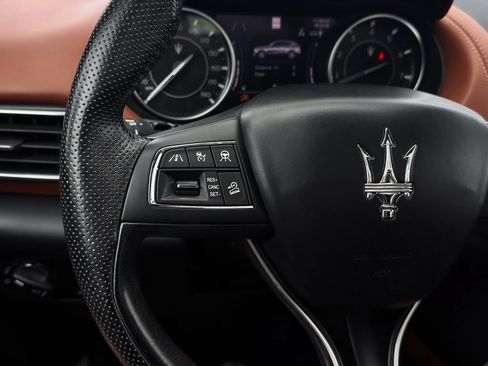 Used 2022 Maserati Levante GT AWD/4WD image 16
