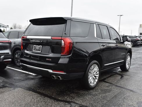 Used 2025 GMC Yukon Denali w/ Sun & Power Step Package image 3