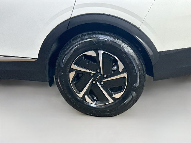 Used 2025 Kia Sportage LX AWD/4WD image 5