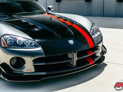 Used 2010 Dodge Viper ACR RWD image 23