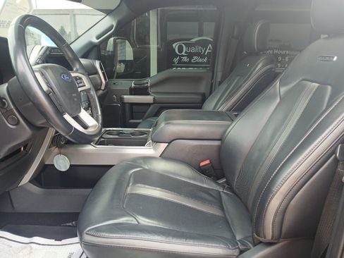 Used 2022 Ford F350 Platinum w/ FX4 Off-Road Package AWD/4WD image 31