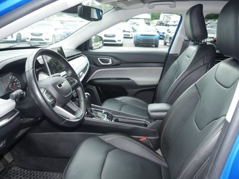 Used 2022 Jeep Compass Latitude AWD/4WD image 2