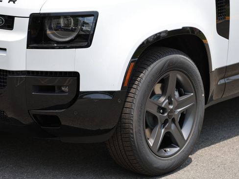 New 2026 Land Rover Defender 130 X-Dynamic SE AWD/4WD image 6