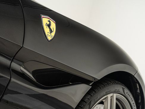 Used 2020 Ferrari Portofino image 31