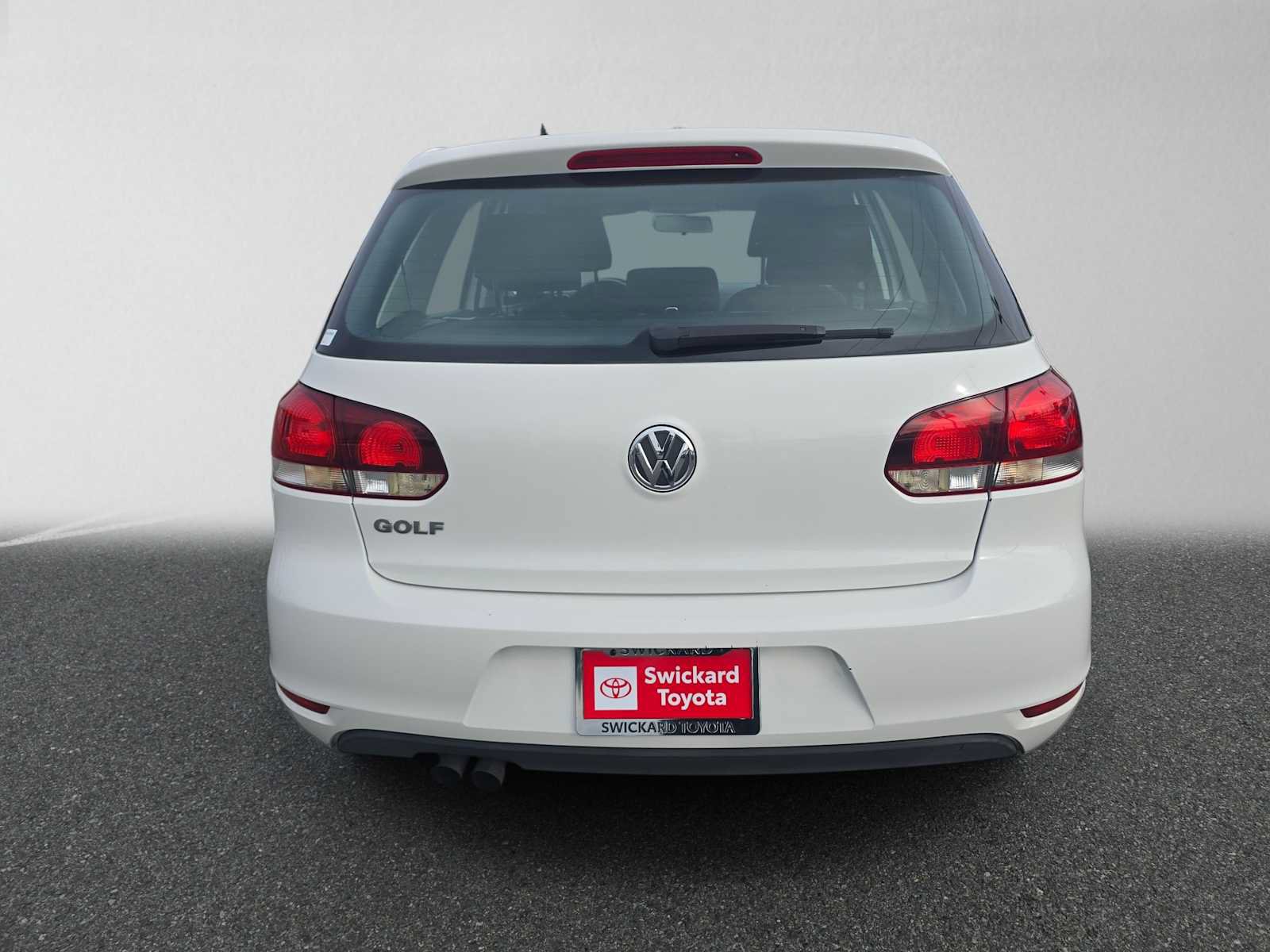 Used 2012 Volkswagen Golf 4-Door FWD image 4