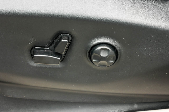 Used 2024 Chrysler Pacifica Touring-L FWD image 23