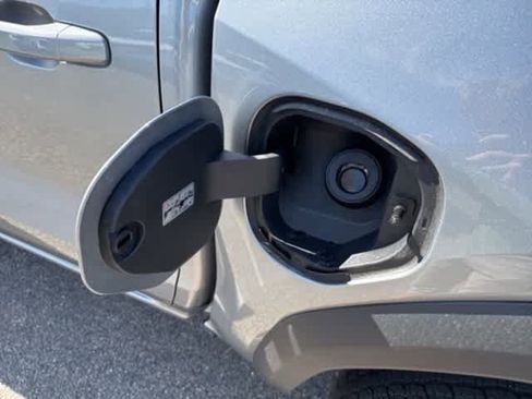 New 2025 GMC Canyon Elevation w/ Convenience Package image 11