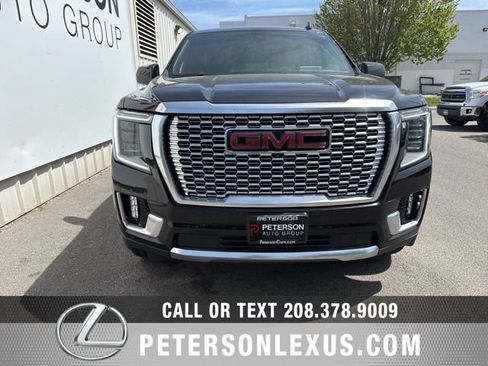 Used 2021 GMC Yukon XL Denali w/ Denali Premium Package AWD/4WD image 9