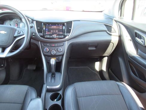 Certified 2022 Chevrolet Trax LT w/ LT Convenience Package AWD/4WD image 15