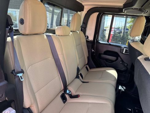 Used 2021 Jeep Gladiator Sport w/ Trailer Tow Package AWD/4WD image 12