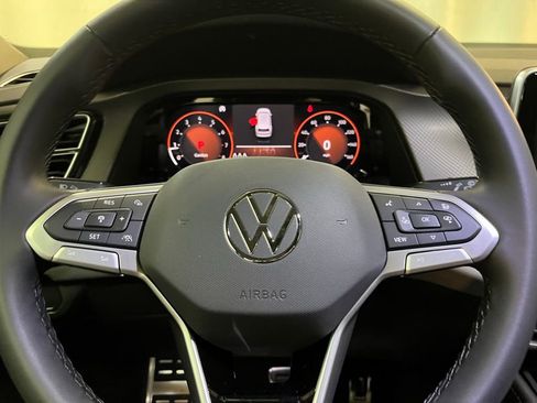 New 2026 Volkswagen Atlas Peak Edition AWD/4WD image 19