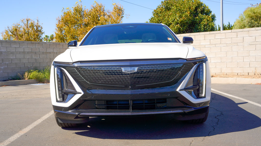 Certified 2024 Cadillac Lyriq Sport AWD/4WD image 4