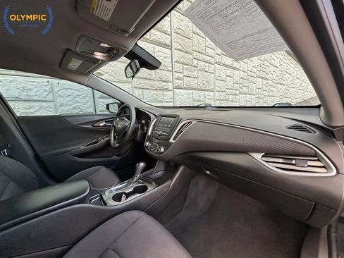 Used 2014 Chevrolet Impala LT w/ Convenience Package image 18