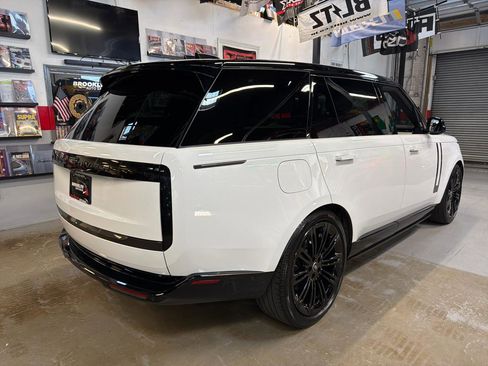 Used 2025 Land Rover Range Rover Long Wheelbase SE AWD/4WD image 5